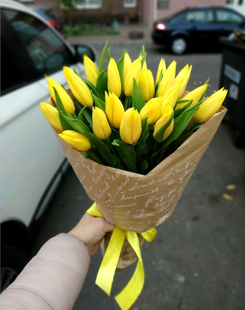 Букет 21 жовтий тюльпан